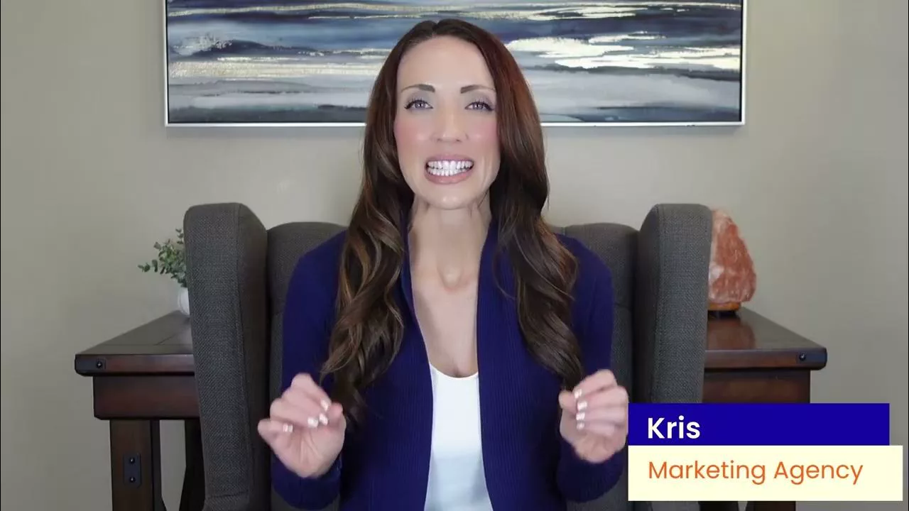 Kris, freelance video marketer, recording a video review